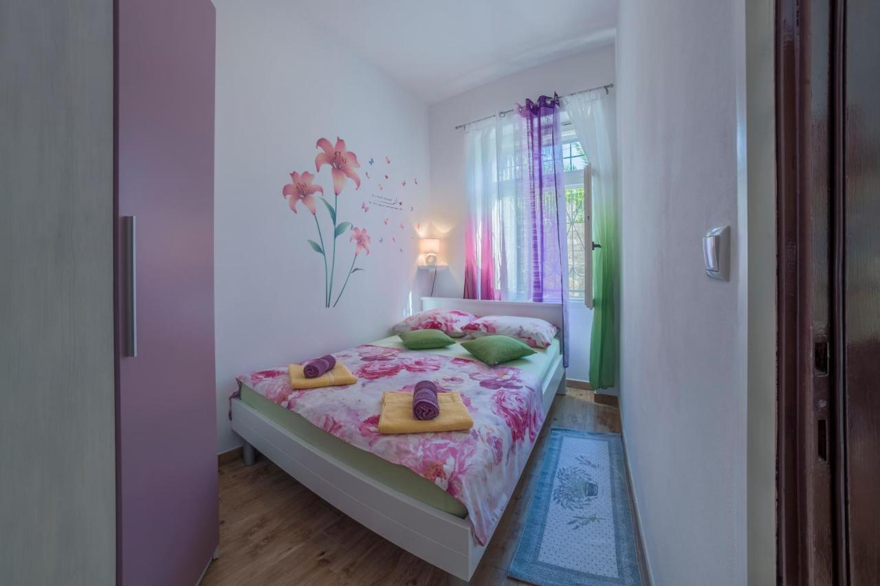 Apartment Ljube Пула Екстер'єр фото