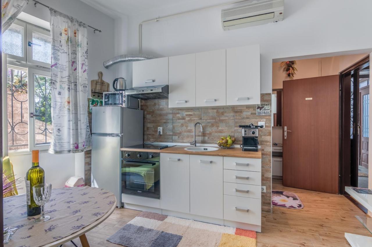Apartment Ljube Пула Екстер'єр фото